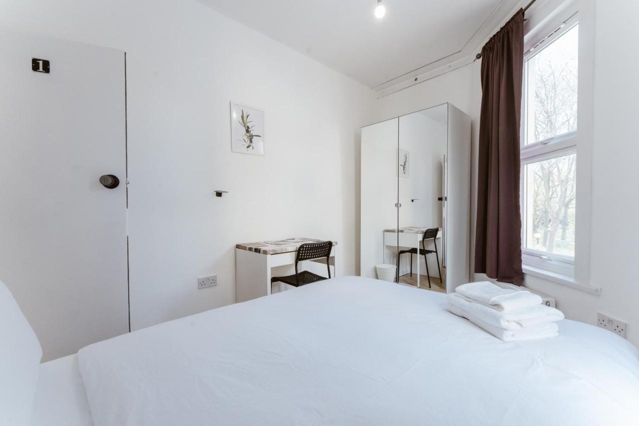 Mile End Double Rooms 27 Guest House London Eksteriør billede