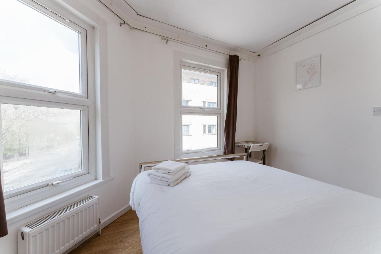 Mile End Double Rooms 27 Guest House London Eksteriør billede
