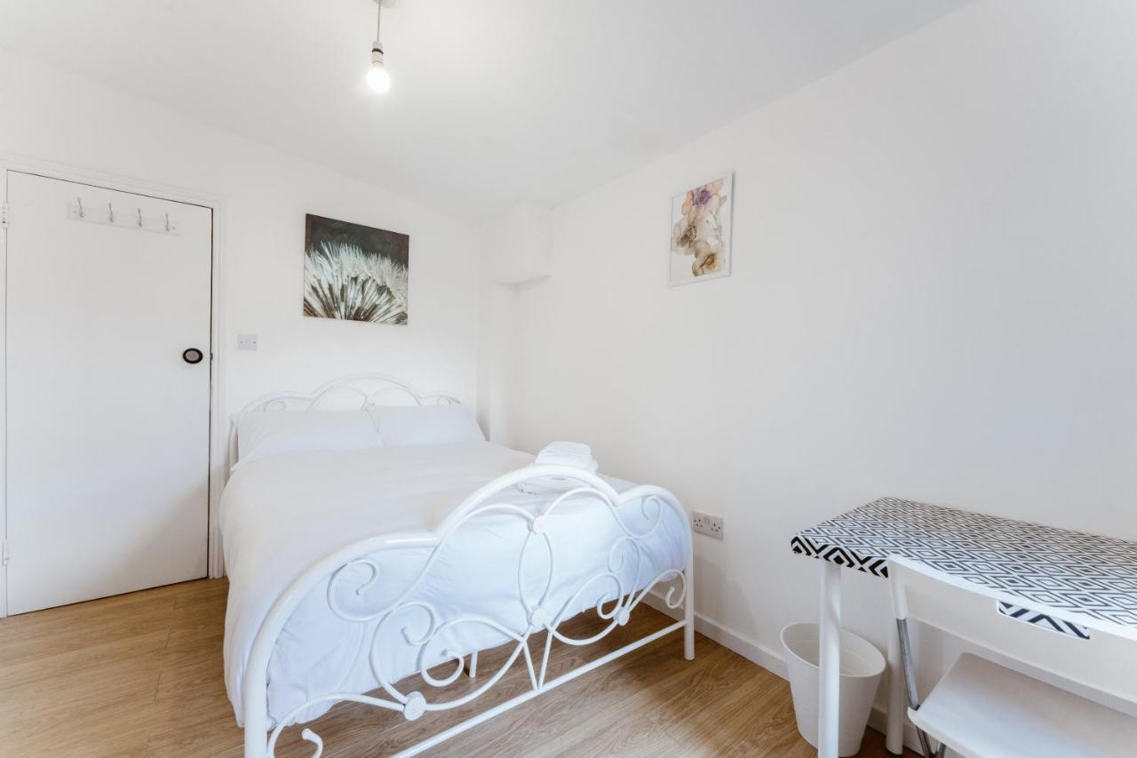 Mile End Double Rooms 27 Guest House London Eksteriør billede