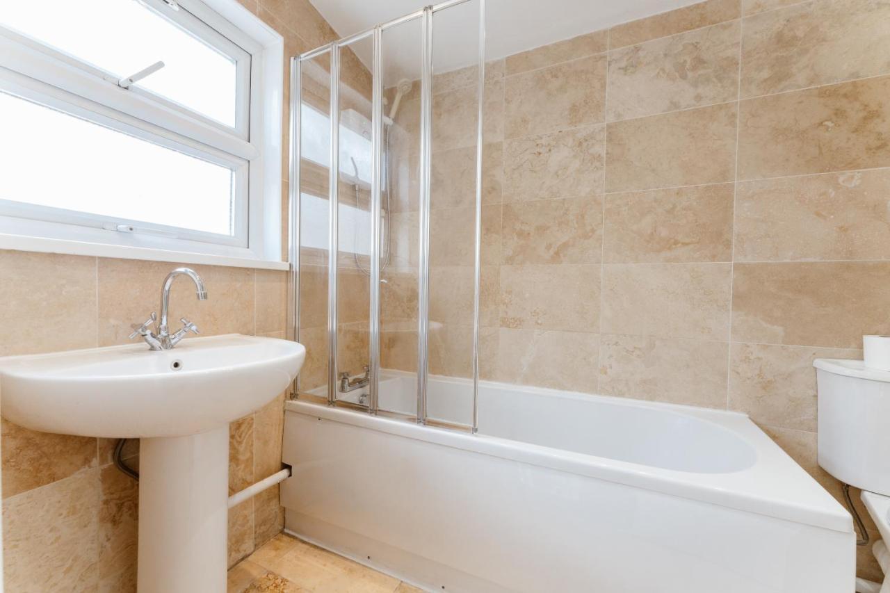 Mile End Double Rooms 27 Guest House London Eksteriør billede