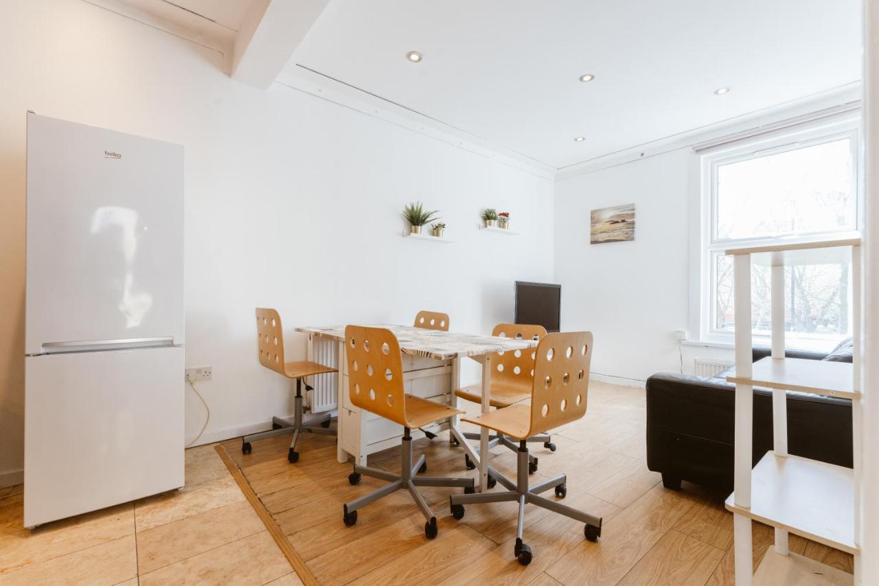 Mile End Double Rooms 27 Guest House London Eksteriør billede