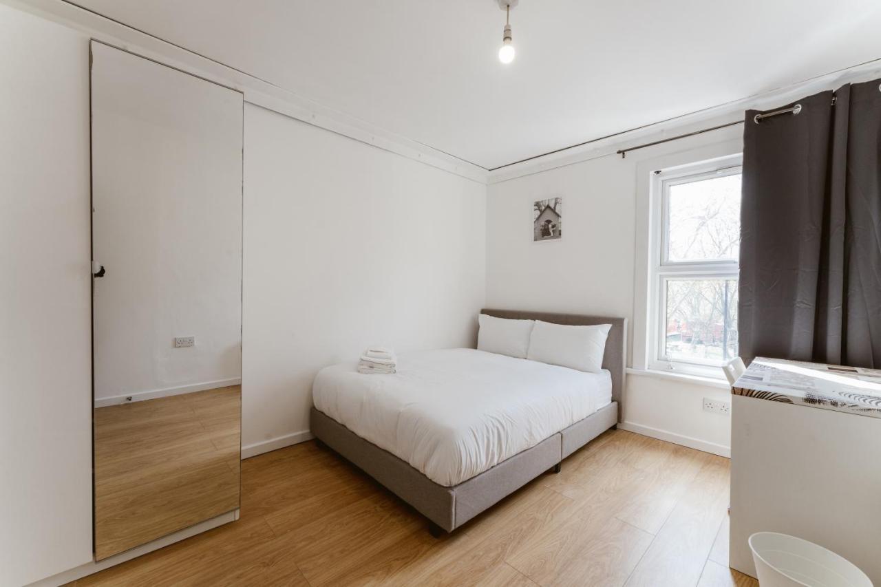 Mile End Double Rooms 27 Guest House London Eksteriør billede